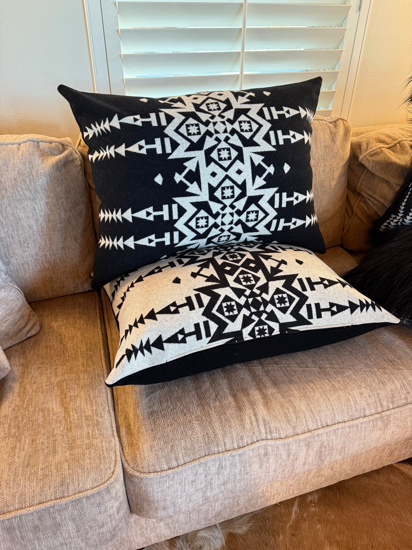 Super Large Condensed White (Black) Pillow