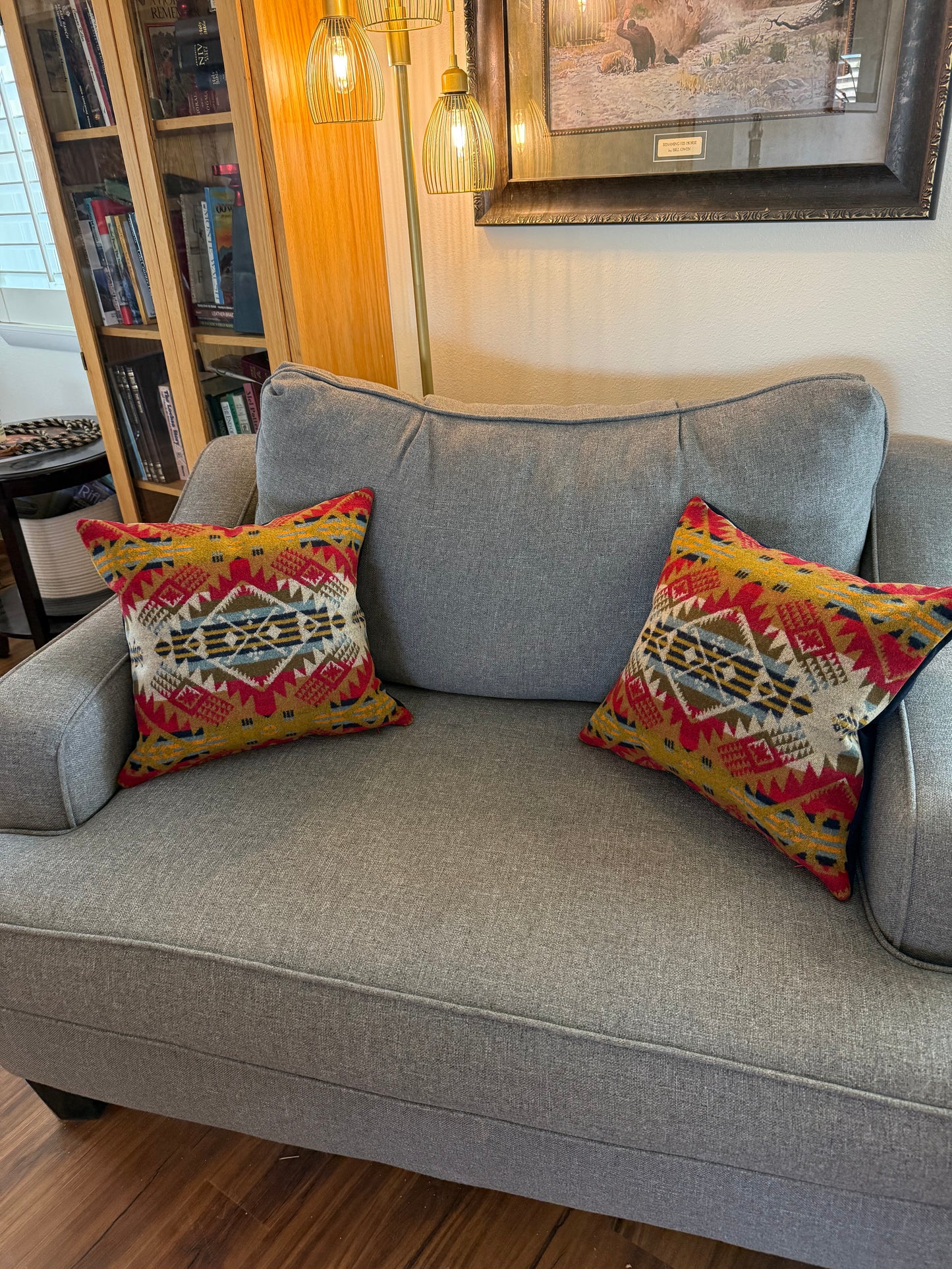 Medium Journey West Pillow Set