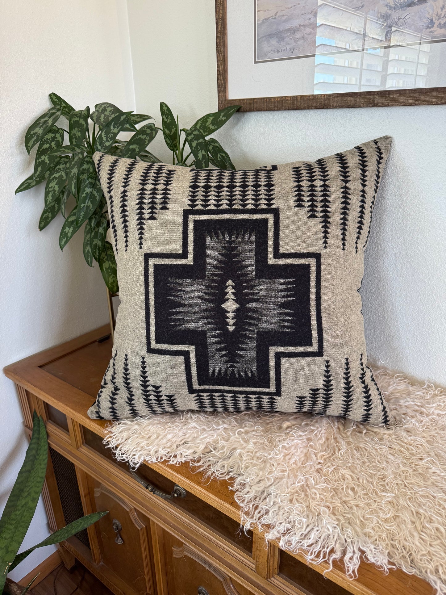 Extra Large Black & Tan Harding Pillow