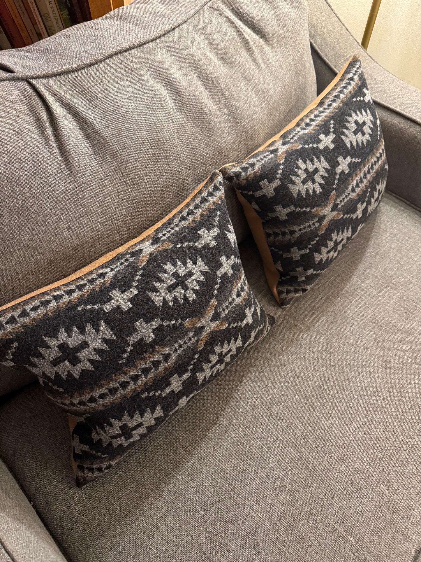 Limited Spider Rock Pillow Set