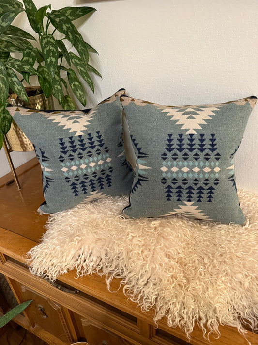 Set of Rancho Arroyo Shale Pillows (Navy)