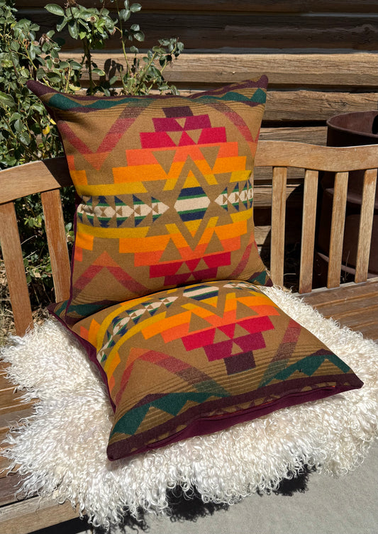 Large Alto Mesa Brown Pillow Set