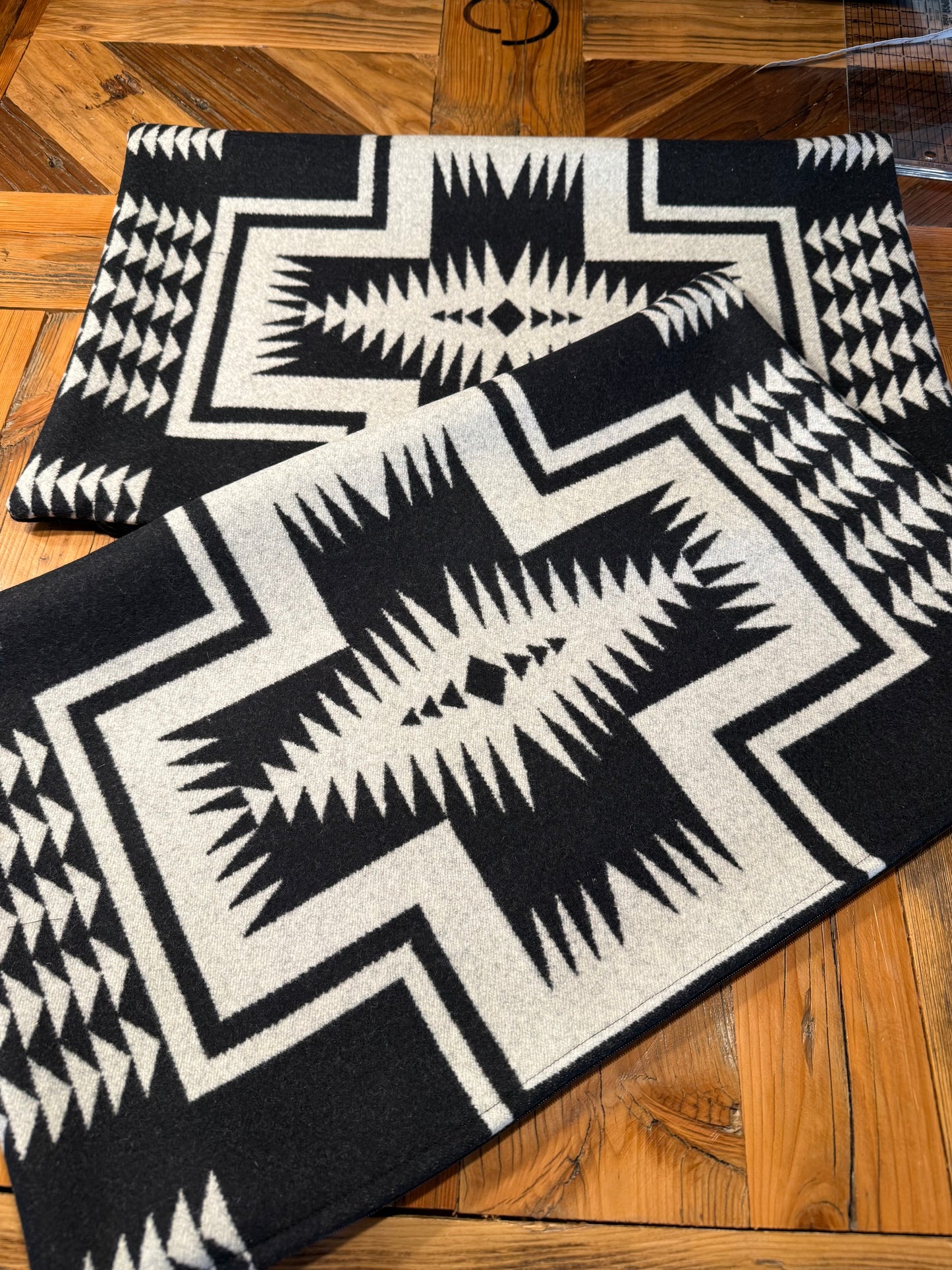 Black & White Walking Rock Pillow Cover Set