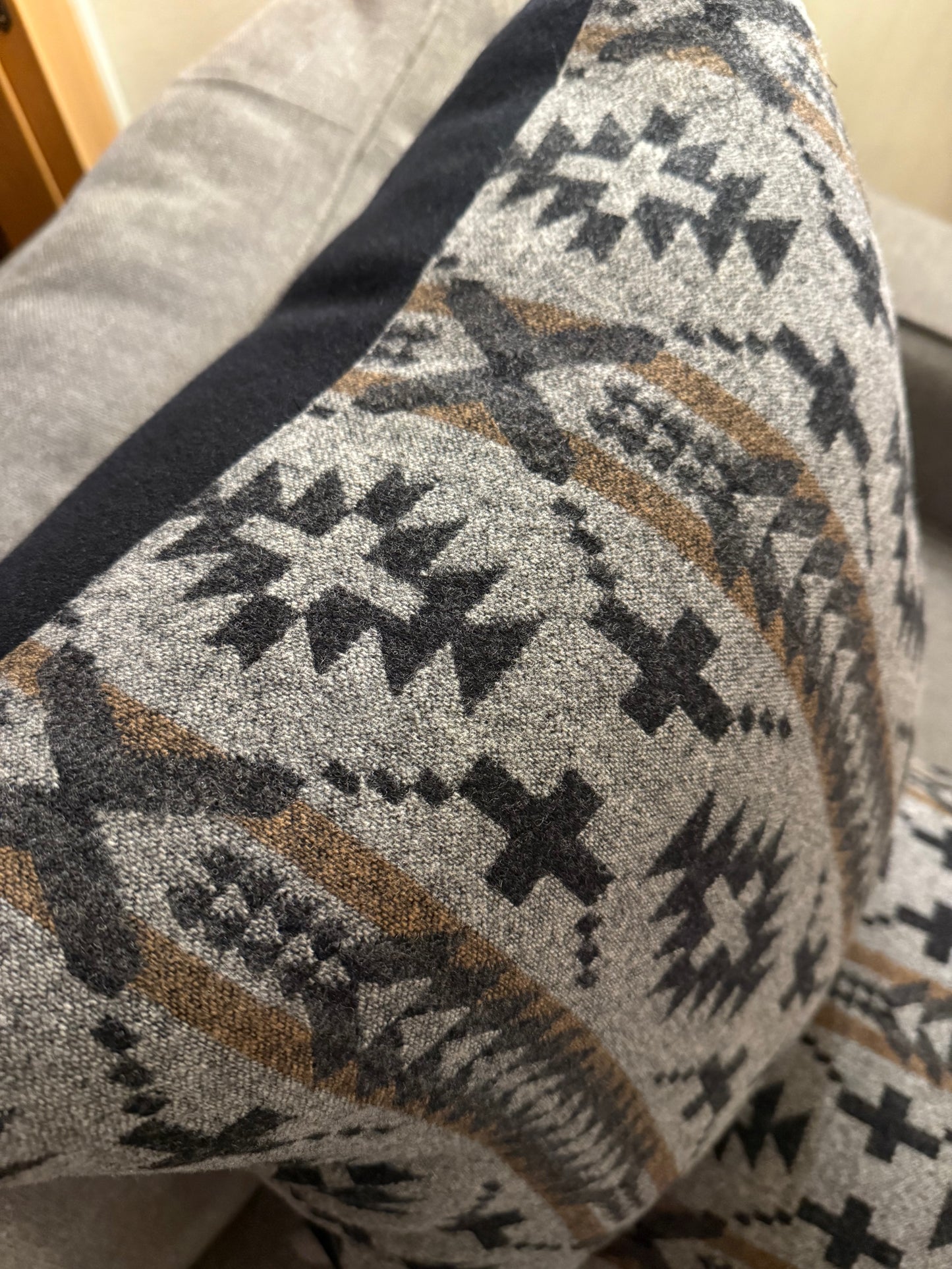 Limited Spider Rock Pillow Set