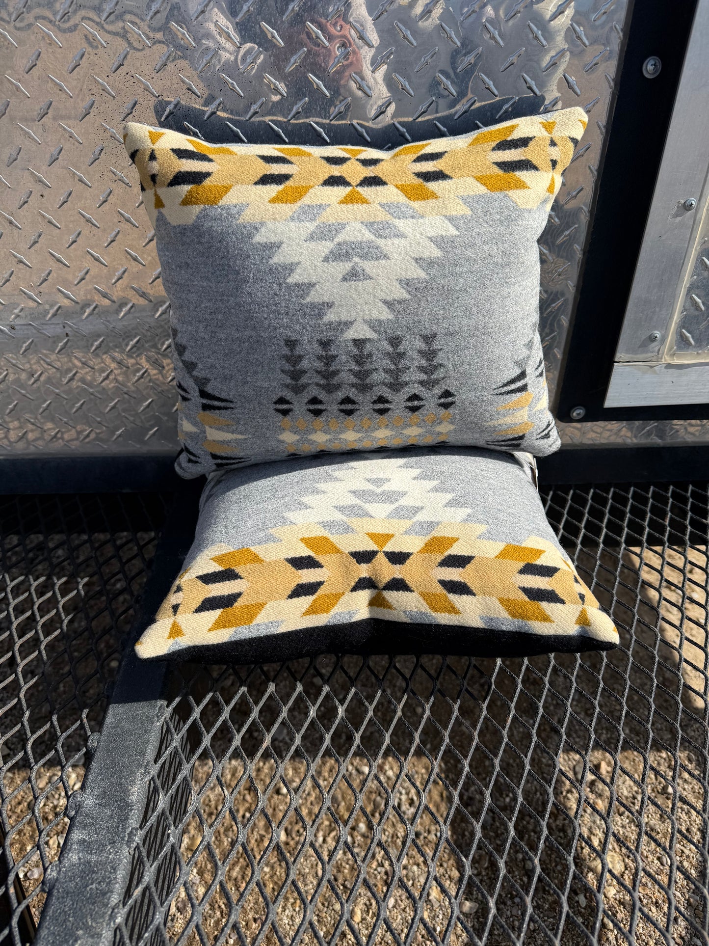 Rancho Arroyo Silver Pillow Set