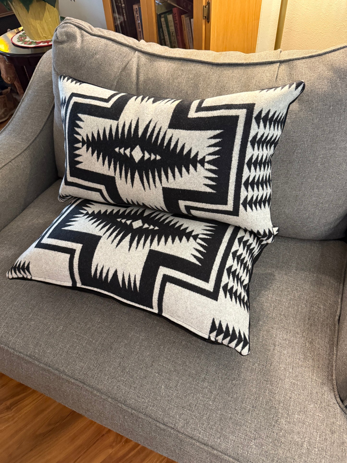 Black & White Walking Rock Pillow Set