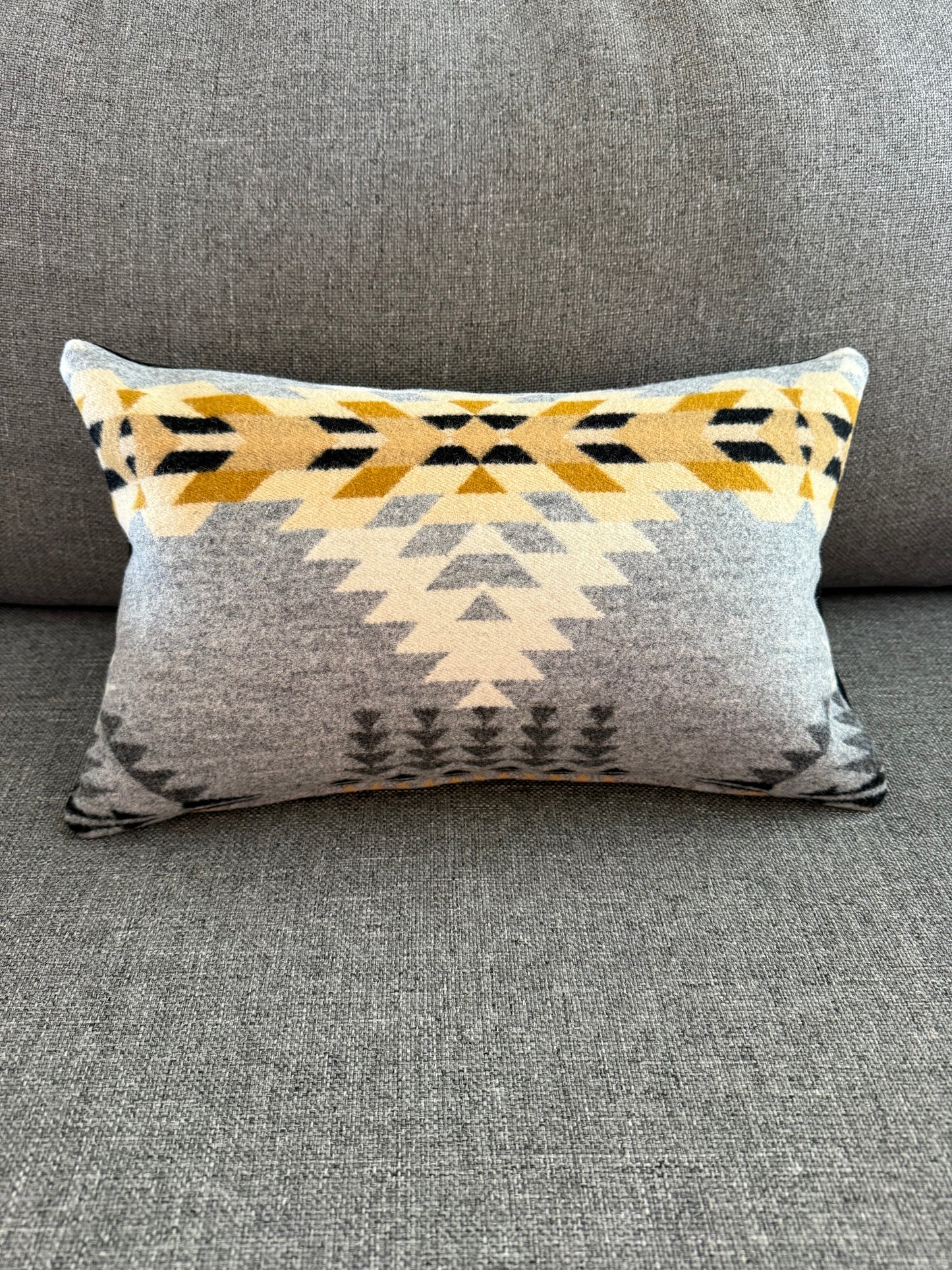 Small Rancho Arroyo Silver Pillow