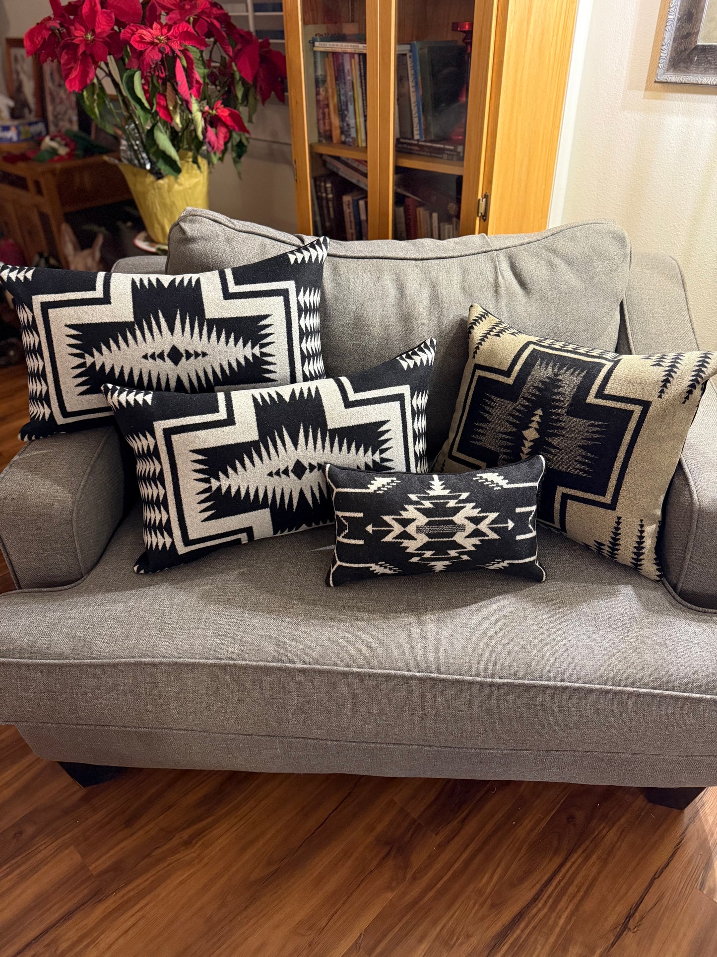 Walking Rock Pillow Set