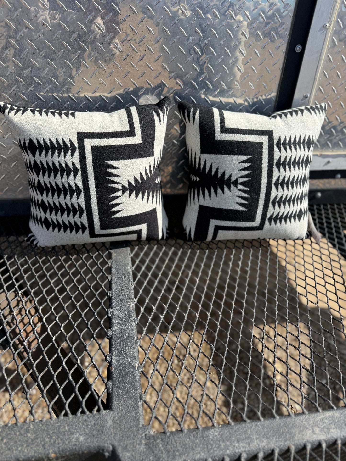 Walking Rock Pillow Set