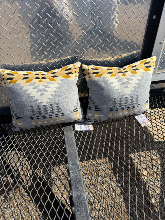 Rancho Arroyo Silver Pillow Set