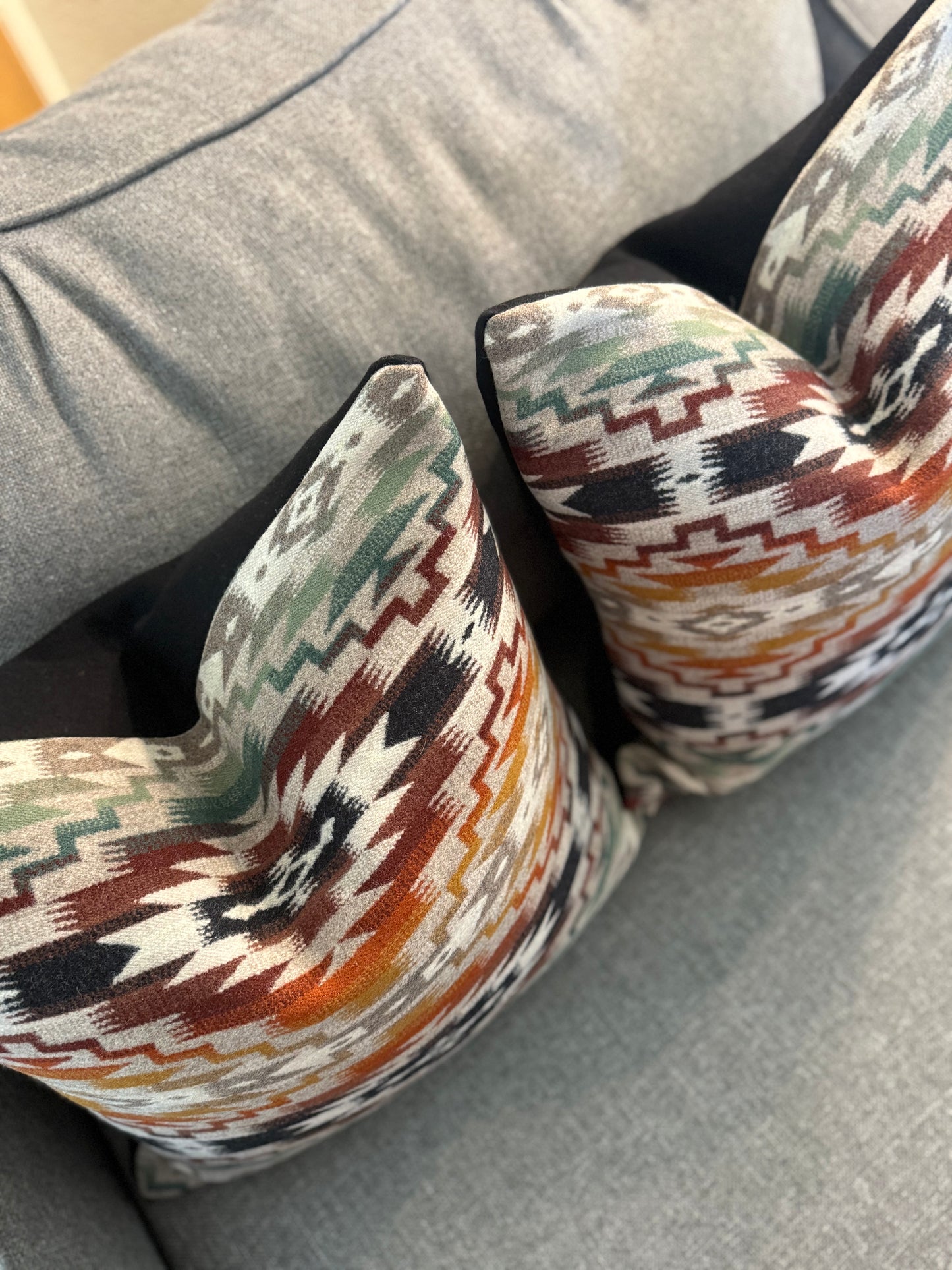 Mesilla Pillow Set