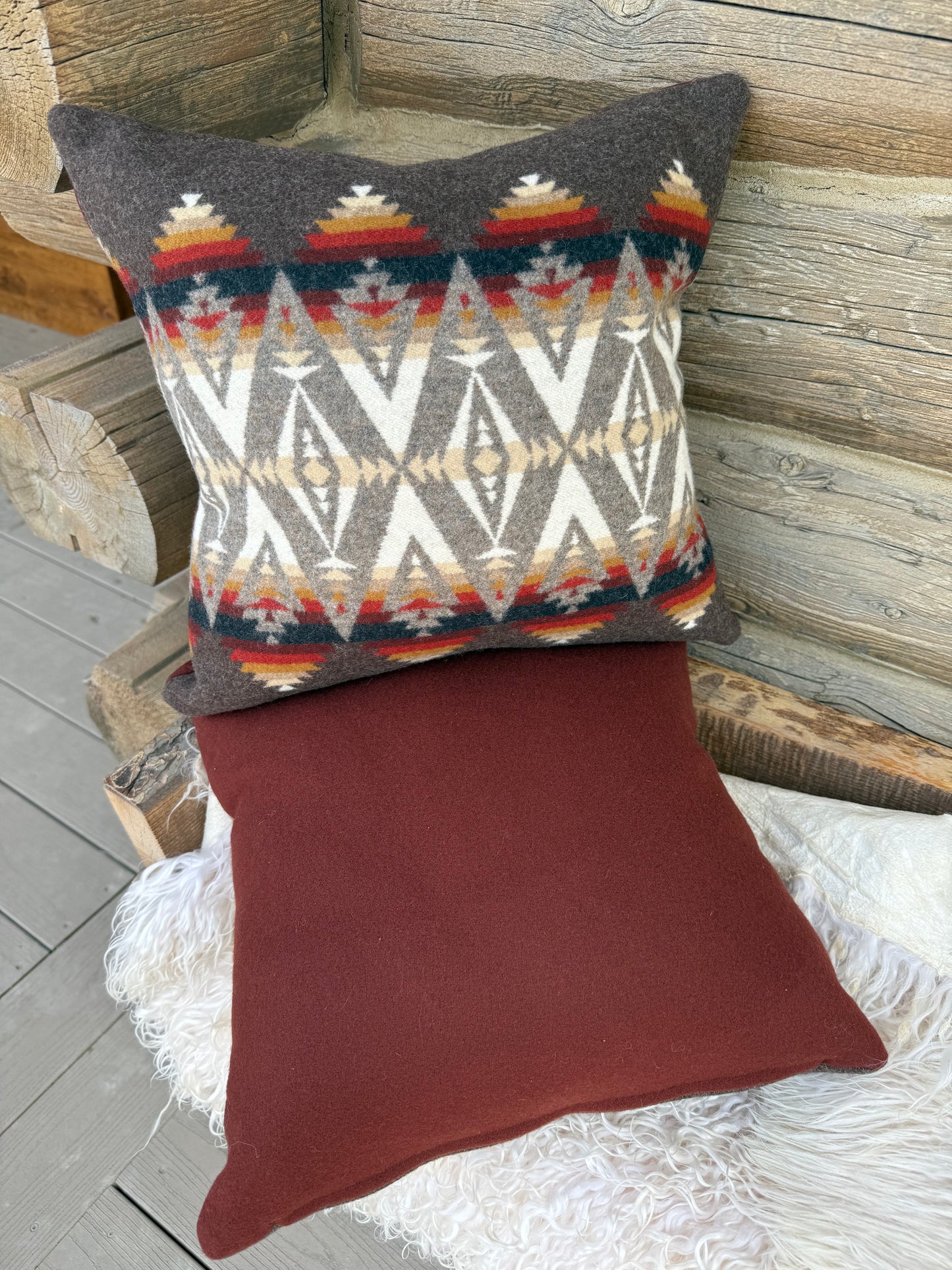 Pacific Brown Crest Pillow Set